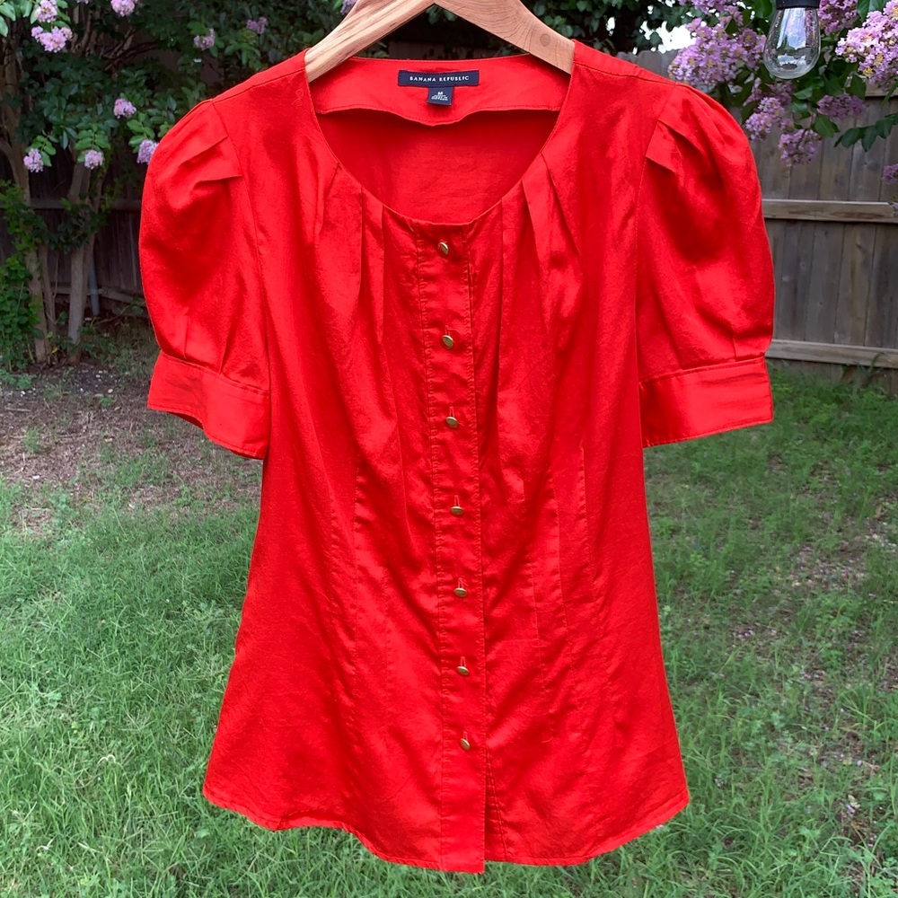 Banana Republic red puff sleeved structured blouse